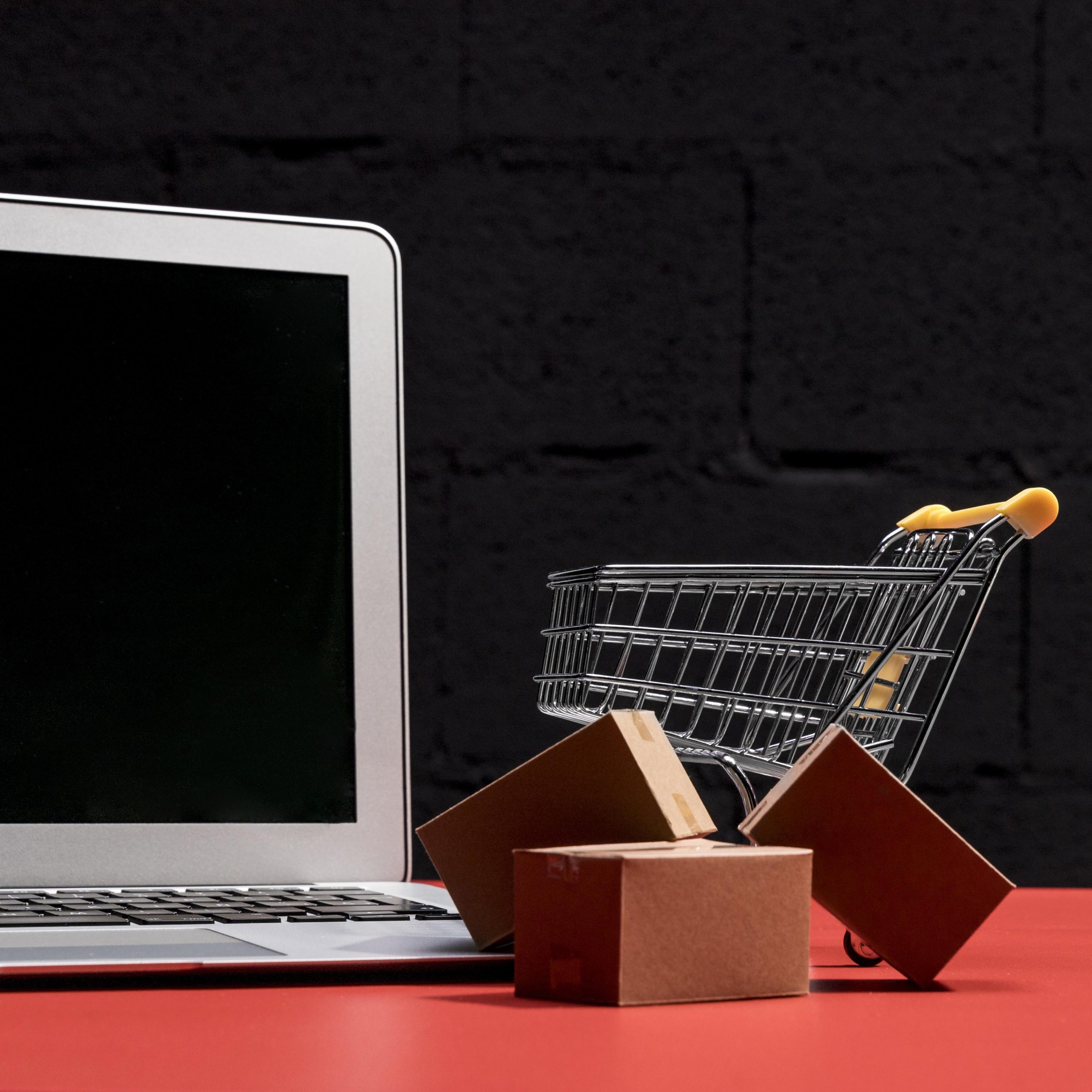 Sadece Bir Kargo Değil, Markanızın İmzası: E-Ticaret Lojistiği ile Fark Yaratın