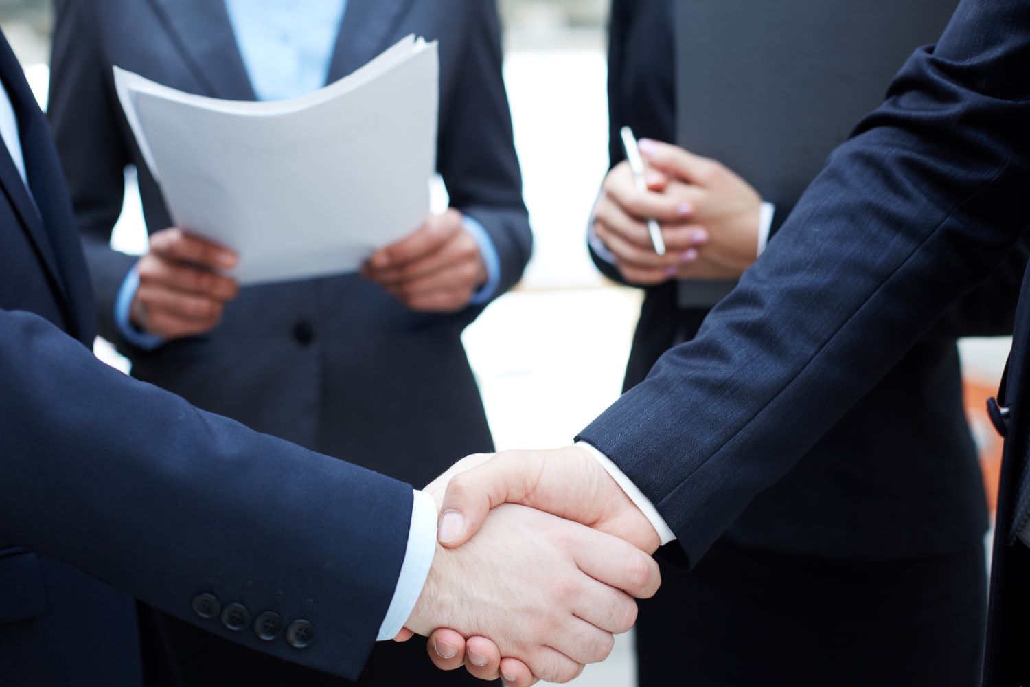 https://newcablojistik.com/wp-content/uploads/2023/07/handshake-executives-greeting-each-other1.jpg