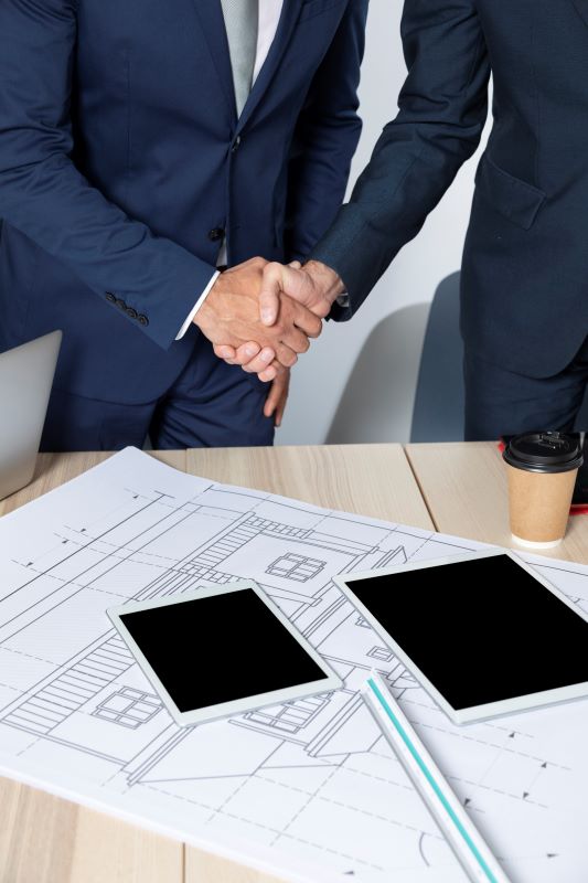https://newcablojistik.com/wp-content/uploads/2023/08/close-up-professionals-shaking-hands.jpg